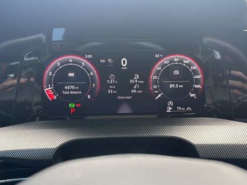 Used 2025 Volkswagen GTI SE FWD image 13