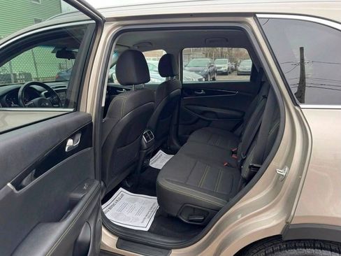 Used 2016 Kia Sorento AWD image 11