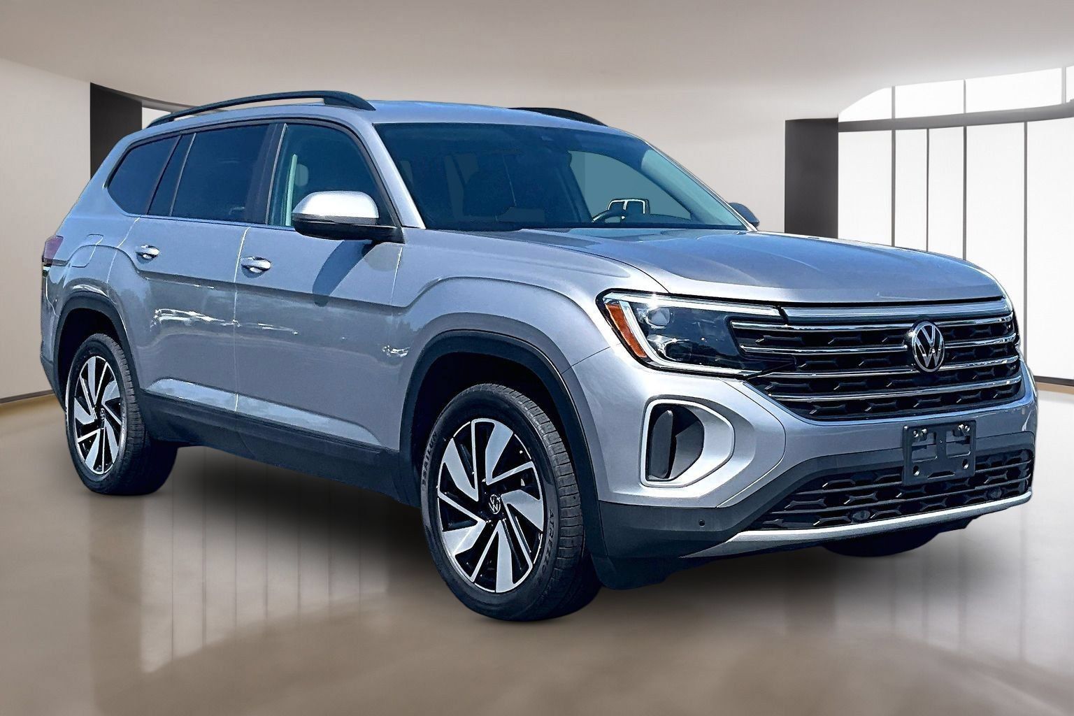 Used 2025 Volkswagen Atlas SE AWD/4WD image 1