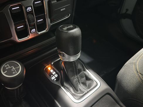 Used 2024 Jeep Wrangler Sahara w/ Technology Group image 15