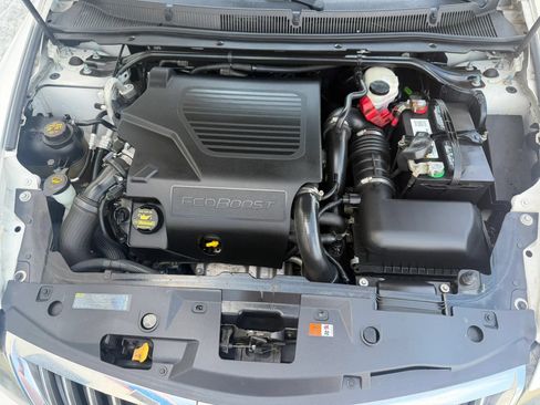 Used 2012 Lincoln MKS AWD image 9