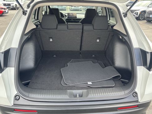 Used 2027 Honda HR-V LX image 12