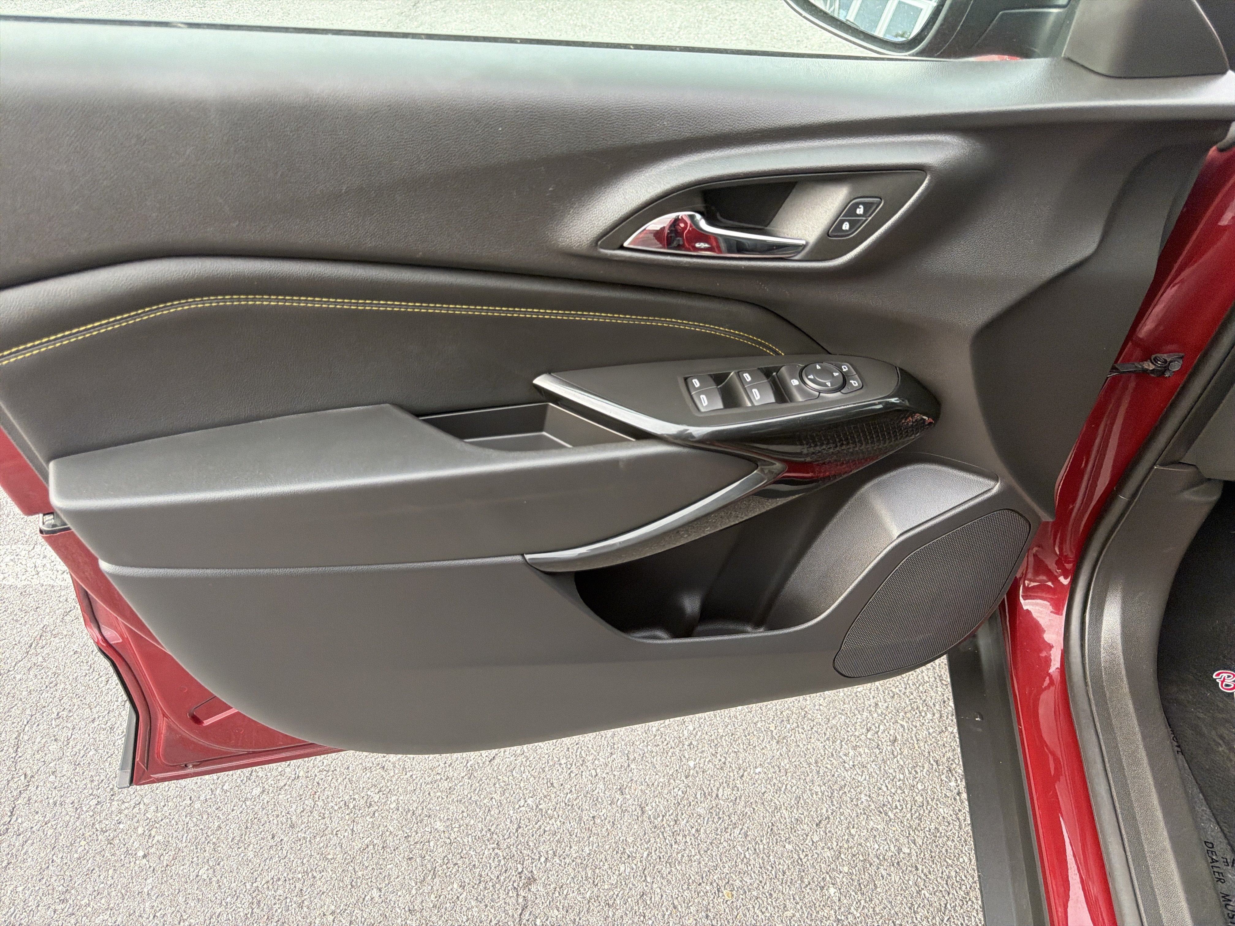 Used 2025 Chevrolet Trax LT FWD image 15
