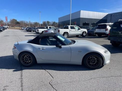 Used 2016 MAZDA MX-5 Miata Sport image 2