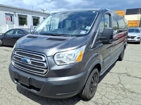 Used 2017 Ford Transit 350 XLT image 3