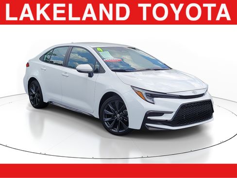 Certified 2024 Toyota Corolla SE FWD image 1