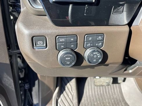 Used 2024 Chevrolet Silverado 1500 LT Trail Boss w/ LT Trail Boss Premium Package image 17