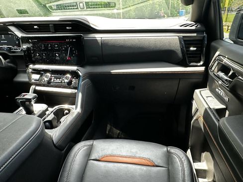 Used 2024 GMC Sierra 1500 AT4 AWD/4WD image 29