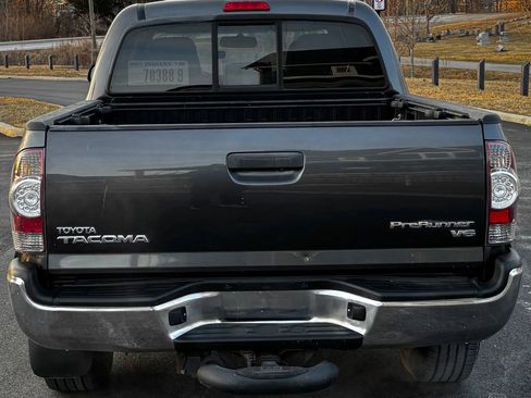 Used 2012 Toyota Tacoma PreRunner w/ TRD Off-Road Pkg RWD image 4