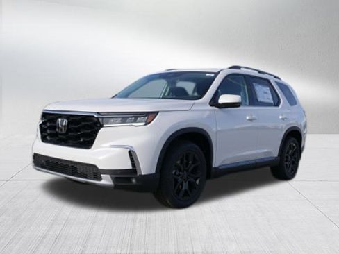 New 2025 Honda Pilot Touring image 7