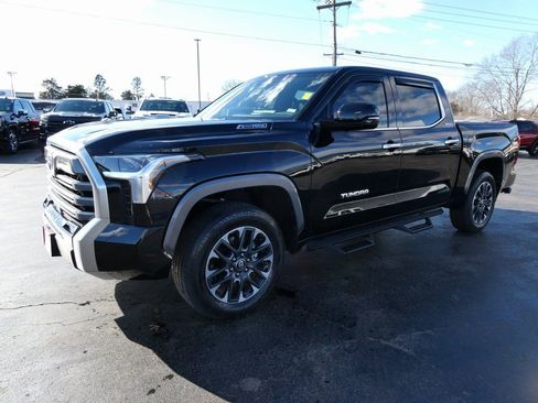 Used 2025 Toyota Tundra Limited AWD/4WD image 10
