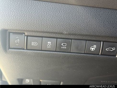 Used 2024 Toyota Venza Limited image 27