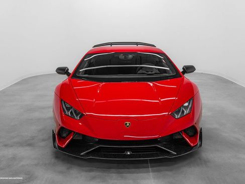 Used 2018 Lamborghini Huracan Performante AWD/4WD image 10