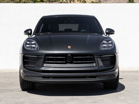 Used 2023 Porsche Macan AWD/4WD image 10