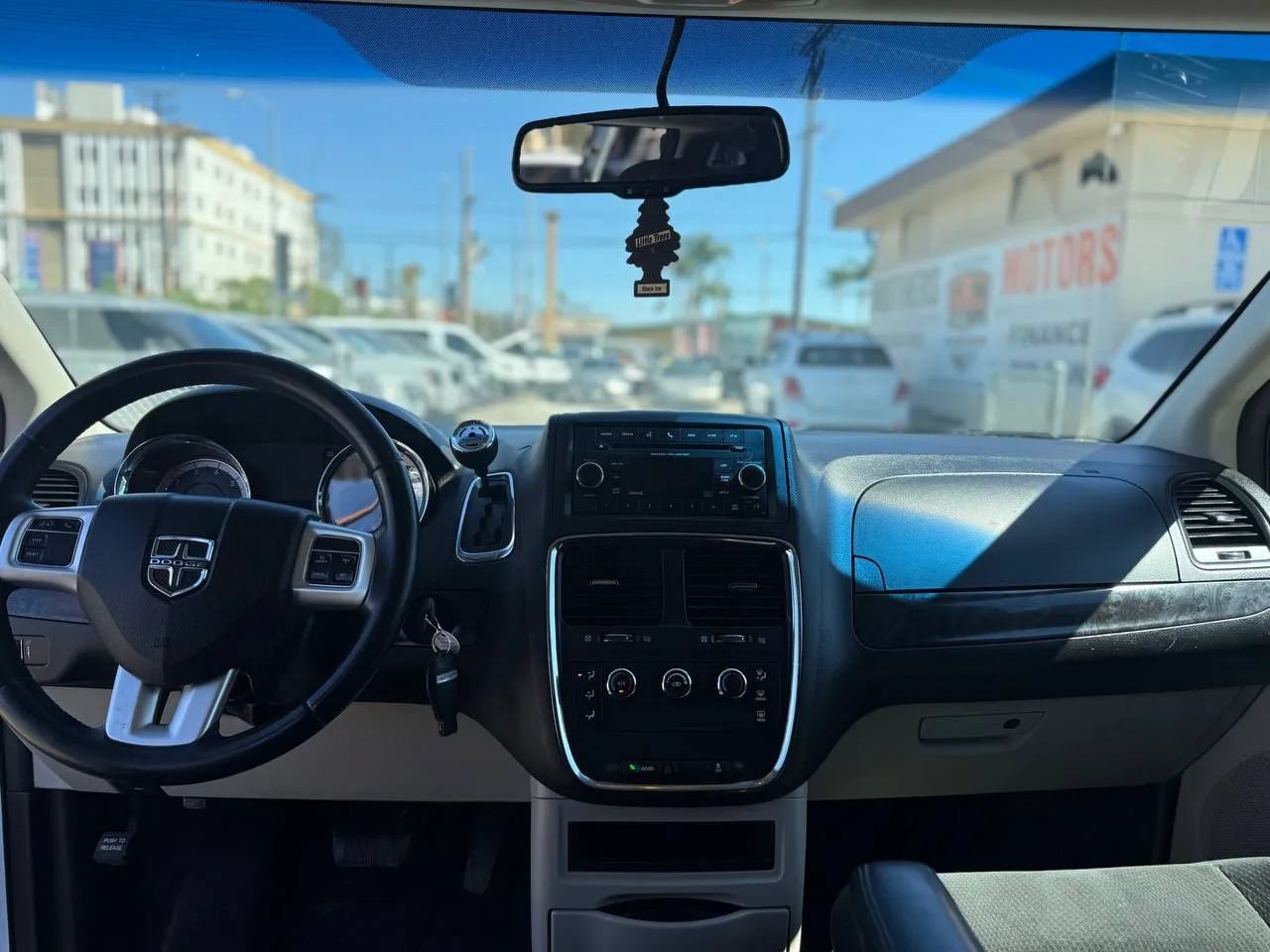 Used 2015 Dodge Grand Caravan American Value Package w/ UConnect Hands-Free Group FWD image 29