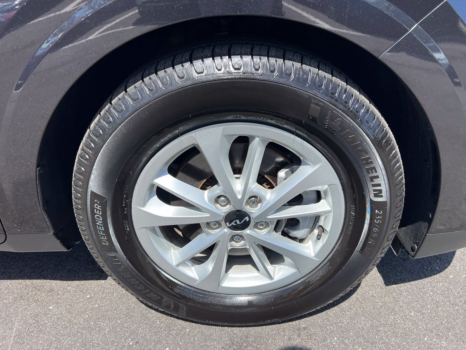 Used 2024 Kia Carnival LX FWD image 10