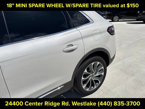 Used 2023 Lincoln Nautilus Reserve AWD/4WD image 6