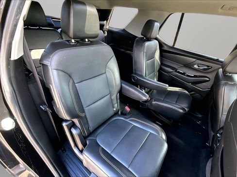 Used 2020 Chevrolet Traverse Premier image 17