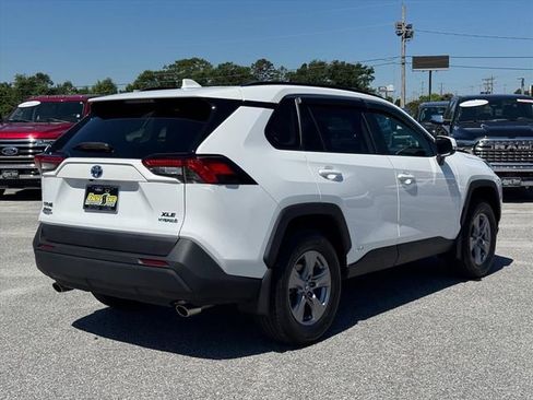 Used 2023 Toyota RAV4 XLE AWD/4WD image 3