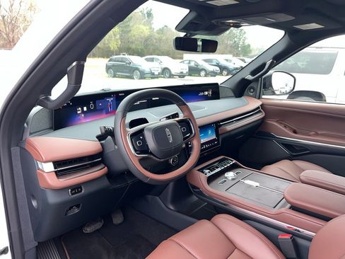 New 2026 Lincoln Navigator Reserve image 8