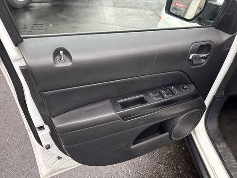 Used 2016 Jeep Patriot Sport w/ Power Value Group image 15