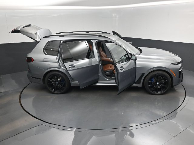 Used 2025 BMW X7 M60i w/ Executive Package AWD/4WD image 18