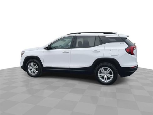 Certified 2024 GMC Terrain SLE w/ Driver Convenience Package image 2