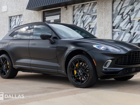 Used 2022 Aston Martin DBX image 18