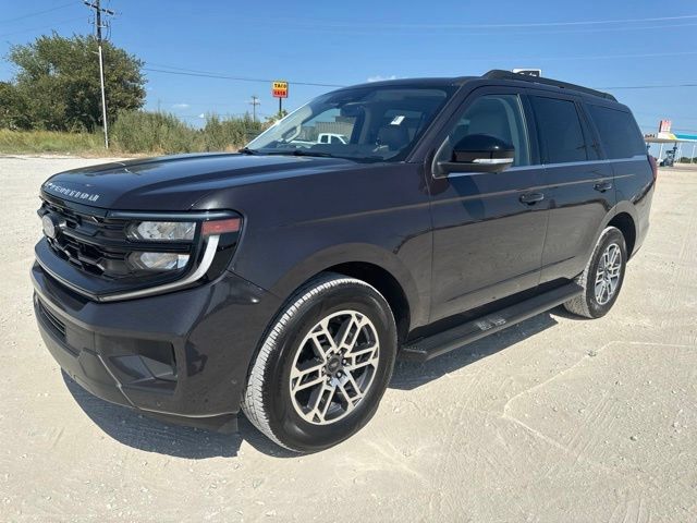 Used 2025 Ford Expedition Active AWD/4WD image 1