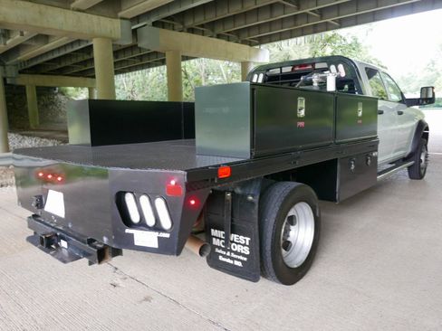 Used 2024 RAM 5500 Tradesman w/ Chrome Appearance Group AWD/4WD image 31