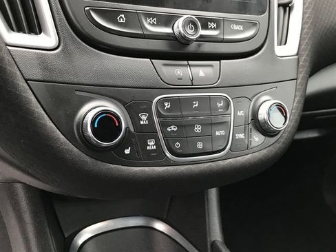 Used 2023 Chevrolet Malibu LT image 9