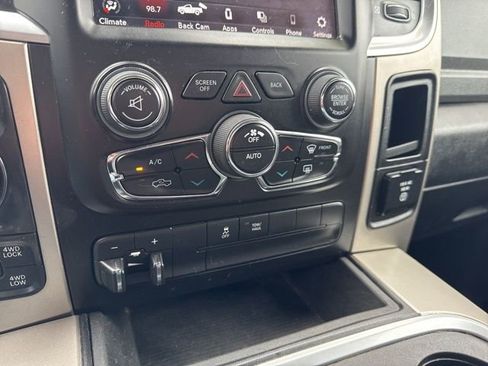Used 2019 RAM 1500 Classic SLT w/ SLT Plus D￩cor Group AWD/4WD image 14