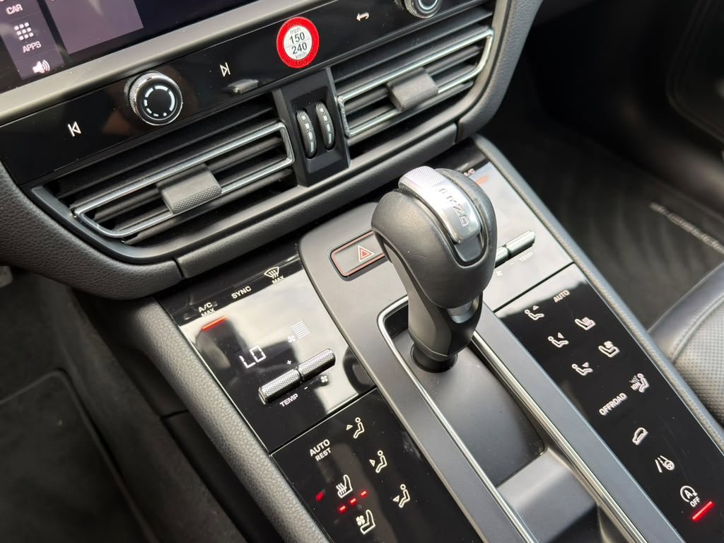 Used 2024 Porsche Macan S AWD/4WD image 12