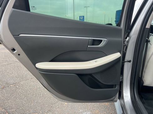 Used 2022 Hyundai Sonata SEL w/ Preferred Accessory Package image 15