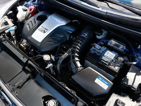 Used 2016 Hyundai Veloster Rally Edition image 44