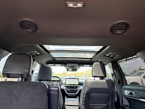 Certified 2025 Ford Explorer ST AWD/4WD image 9