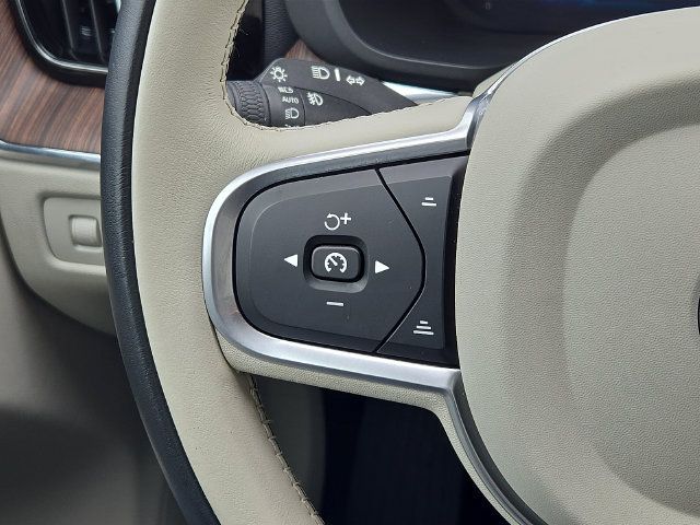 Used 2022 Volvo XC60 B5 Momentum w/ Climate Package AWD/4WD image 22