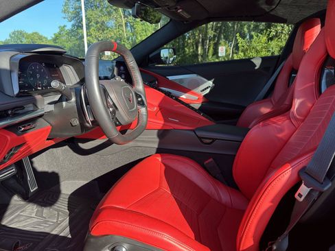 Used 2022 Chevrolet Corvette Stingray Premium Conv w/ Z51 Performance Package RWD image 15