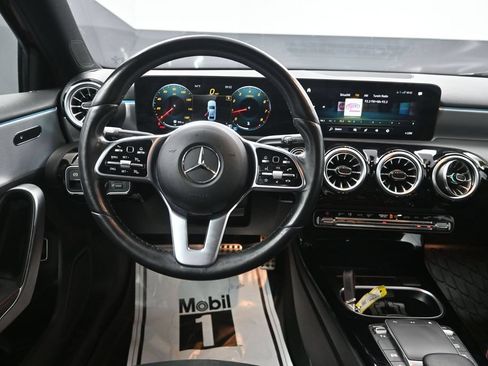 Used 2022 Mercedes-Benz A 220 4MATIC image 29
