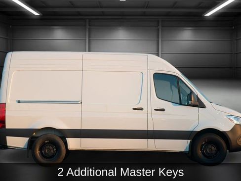 Used 2025 Mercedes-Benz Sprinter 2500 image 7