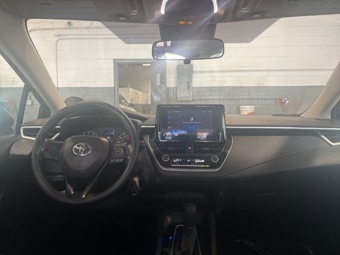 Used 2025 Toyota Corolla LE image 32