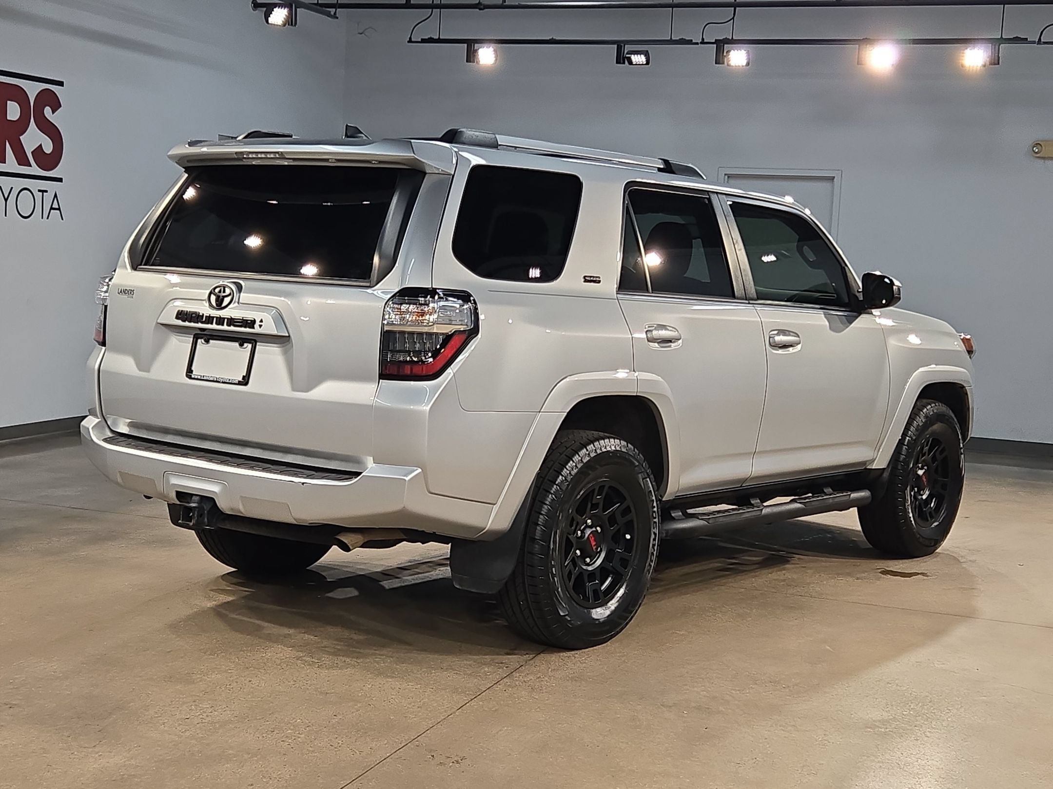 Used 2023 Toyota 4Runner SR5 AWD/4WD image 7