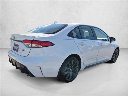 Used 2024 Toyota Corolla SE FWD image 5
