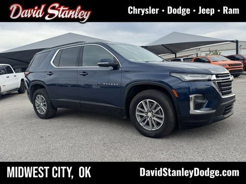 Used 2023 Chevrolet Traverse LT image 1
