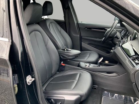 Used 2022 BMW X1 xDrive28i w/ Convenience Package AWD/4WD image 9