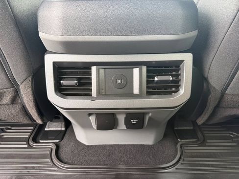 Used 2023 Ford F250 XLT w/ Black Appearance Package AWD/4WD image 16