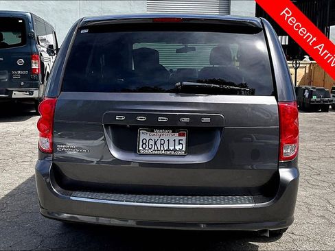 Used 2018 Dodge Grand Caravan SE image 5