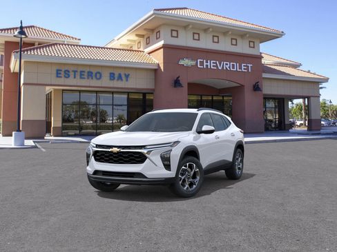 New 2026 Chevrolet Trax LT w/ Driver Confidence Package image 32