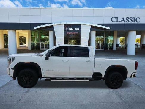 Used 2025 GMC Sierra 2500 Denali w/ Denali Reserve Package AWD/4WD image 4