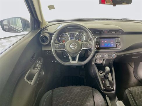 Used 2022 Nissan Kicks S image 21